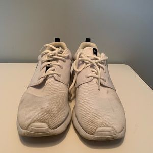 Nike- Women’s Roshe One